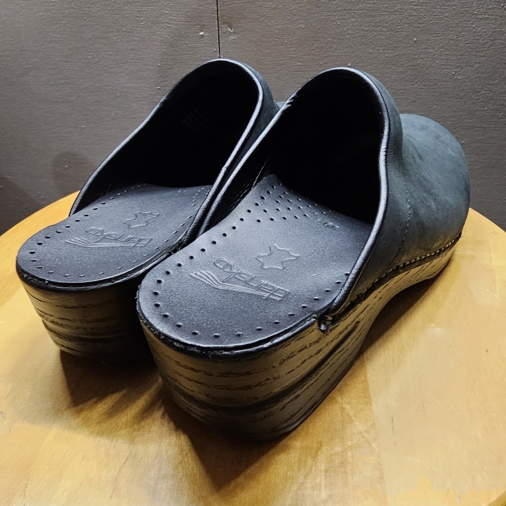 Dansko clogs - Picture 5 of 9